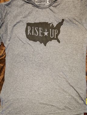 Hamilton Gray Adult Large Short-Sleeve 'Rise Up' Graphic Tee